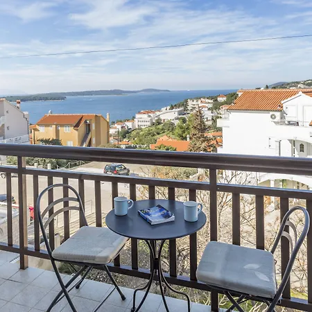 Ivanovic 3* Χβαρ