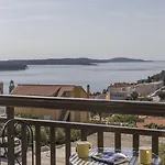 Ivanovic 3* Hvar Town