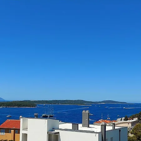 Ivanović Hvar Town