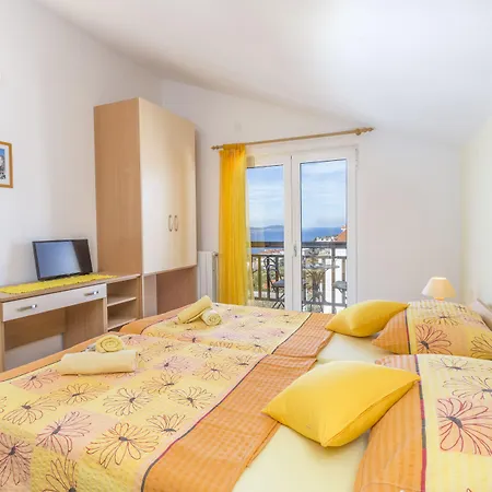 Ivanović 3* Hvar Town