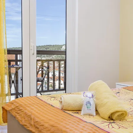 Ivanovic Pensionat Hvar Town