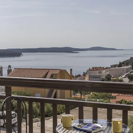 Ivanovic 3* Hvar Town