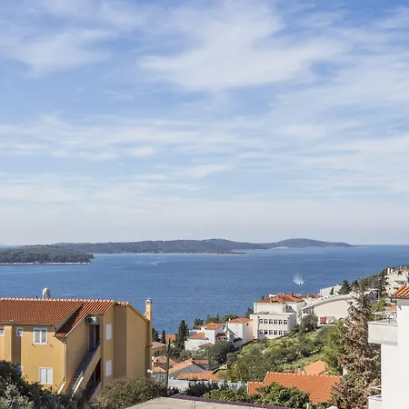 Ivanovic 3* Hvar Town