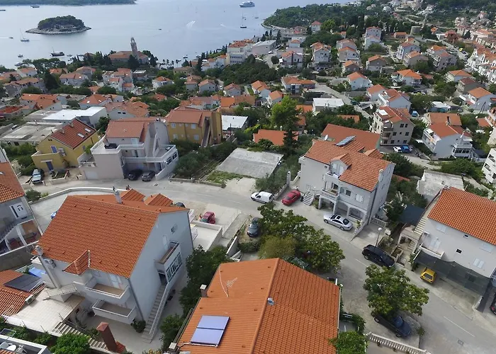 Ivanovic 3* Hvar Town