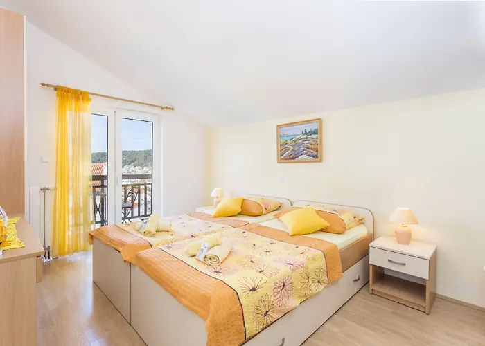 Ivanovic 3* Hvar Town